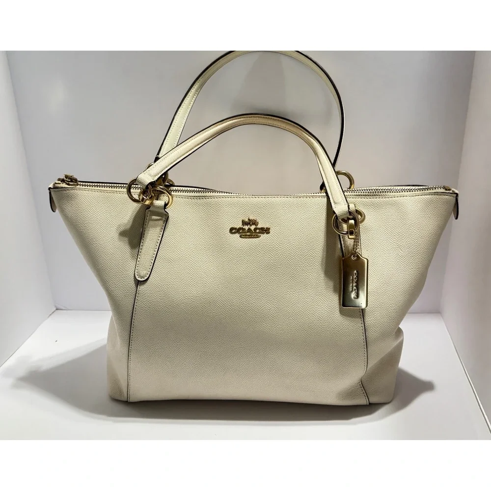 Coach Ava cross grain glitter leather zip top‎ EUC